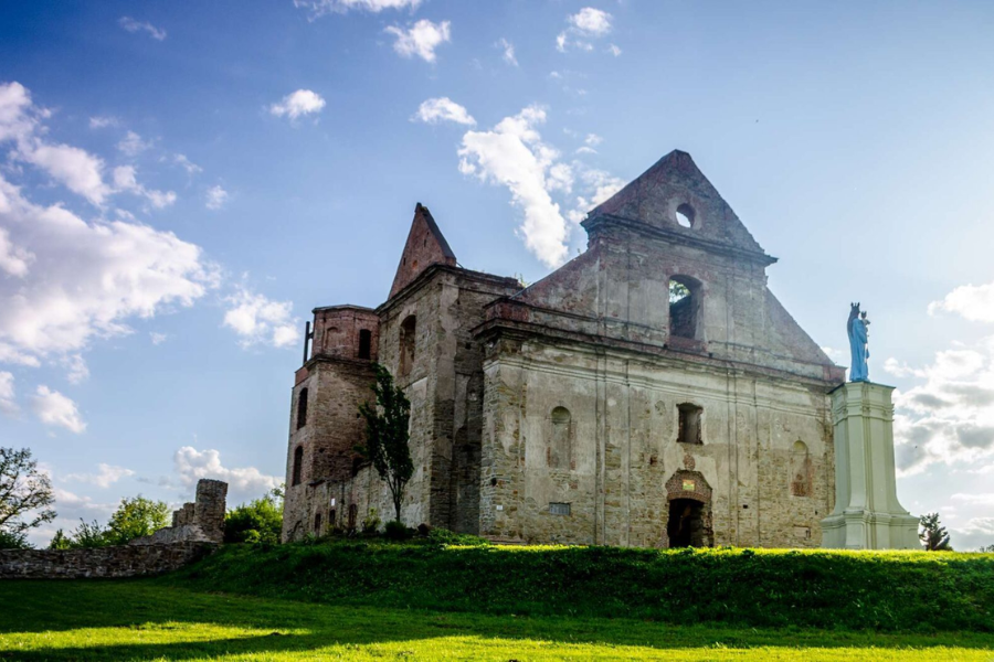 miejsca poza utartymi szlakami